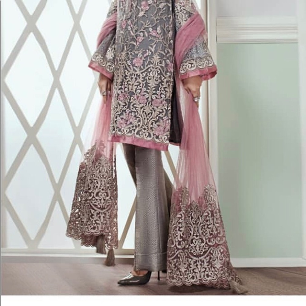 Indian/Pak outfit M-L